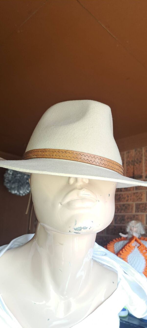 Kooringal Australia Wool Felt Fedora Hat Beige Tan Wide Brim Leather Band Size 7